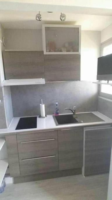 Studio 150M De La Plage Ла Сен-сюр-Мер Екстериор снимка